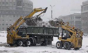 С московских дорог вывезли 100 000 кубометров снега