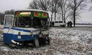 В Череповце два рейсовых автобуса столкнулись лоб в лоб
