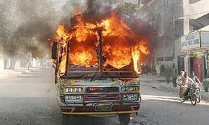 Один из автобусов после столкновения взорвался