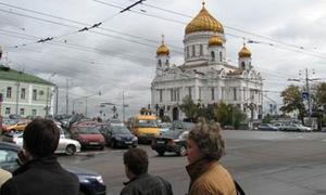 Строительство городской пешеходной зоны от храма Христа Спасителя до Якиманской набережной на Золотом острове в Москве будет завершено уже в этом году