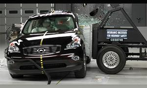 Кроссовер Infiniti EX35 заслужил высшую оценку IIHS