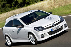 Opel показал особую версию хэтчбека Astra OPC