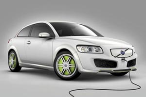 Новый гибрид Volvo C30 ReCharge можно будет зарядить от розетки