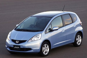 В интернете появились первые фотографии обновленного Honda Jazz