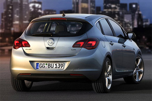 Opel Astra. 2010. Rear