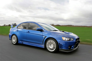 Mitsubishi Lancer Evolution X — FQ-400. Side