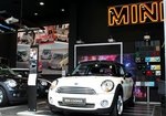 В Киеве открылся новый автосалон MINI