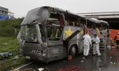 В Петербурге экскурсионный автобус врезался в ограждение моста