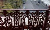 В Санкт-Петербурге на Большом проспекте Петроградской стороны обрушился балкон