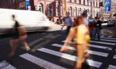 Пешеходные переходы в Москве будут обозначаться светящимися дорожными знаками нового образца