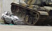 Уснувший южнокорейский танкист раздавил 6 автомобилей