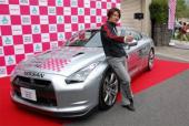 Nissan GT-R покажет японцам, что нужно ездить неторопливо и внимательно