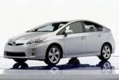 Японский вариант Toyota Prius третьего поколения стал самым экономичным автомобилем в мире
